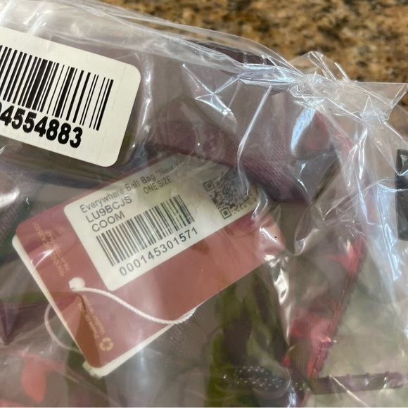 NWT Everywhere Belt Bag Limited Edition Chinese New Year Red Rabbit Print Camo - Picture 15 of 16